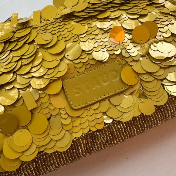 NWOB STAUD SEQUIN BAG 💛✨ - Picture 15 of 17